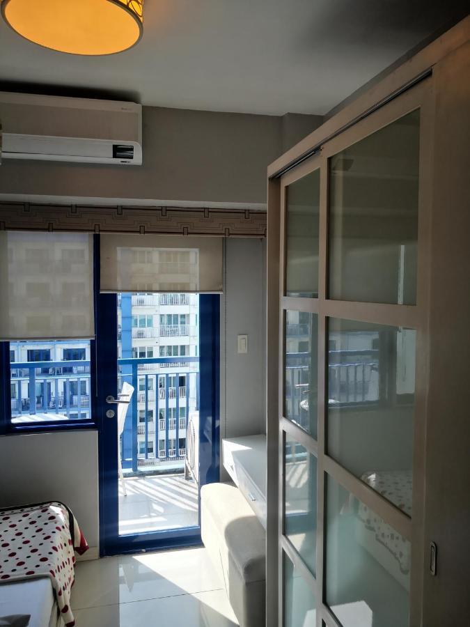 Bliss Staycation At Sea Residences By John Manila Exterior foto