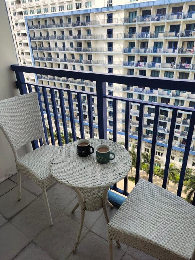 Bliss Staycation At Sea Residences By John Manila Exterior foto